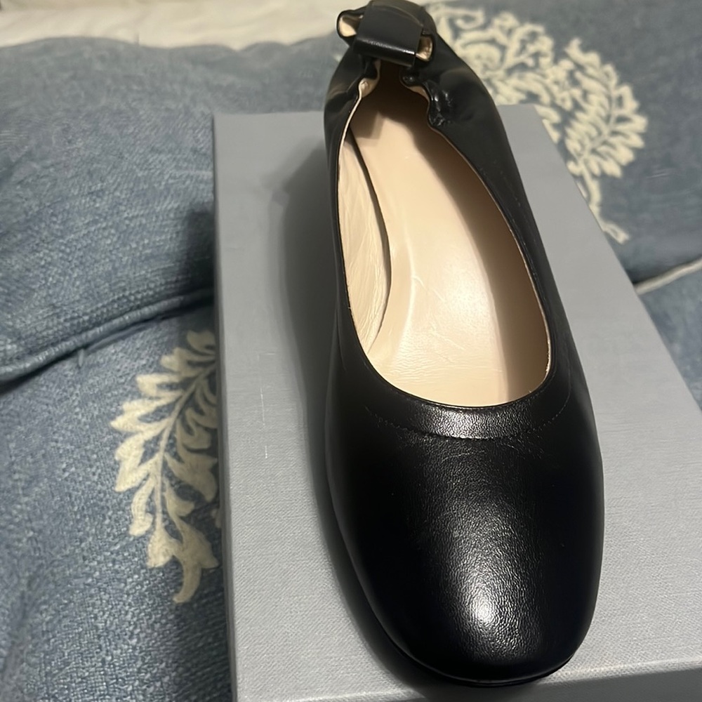 Everlane The Italian Leather Day Heel Black Pumps Made in Italy Size7 barely use